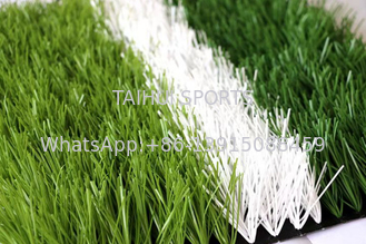 50mm ارتفاع انبار مواد مصنوعی PE دکوراسیون باغ فرش چمن مصنوعی برای زمین فوتبال